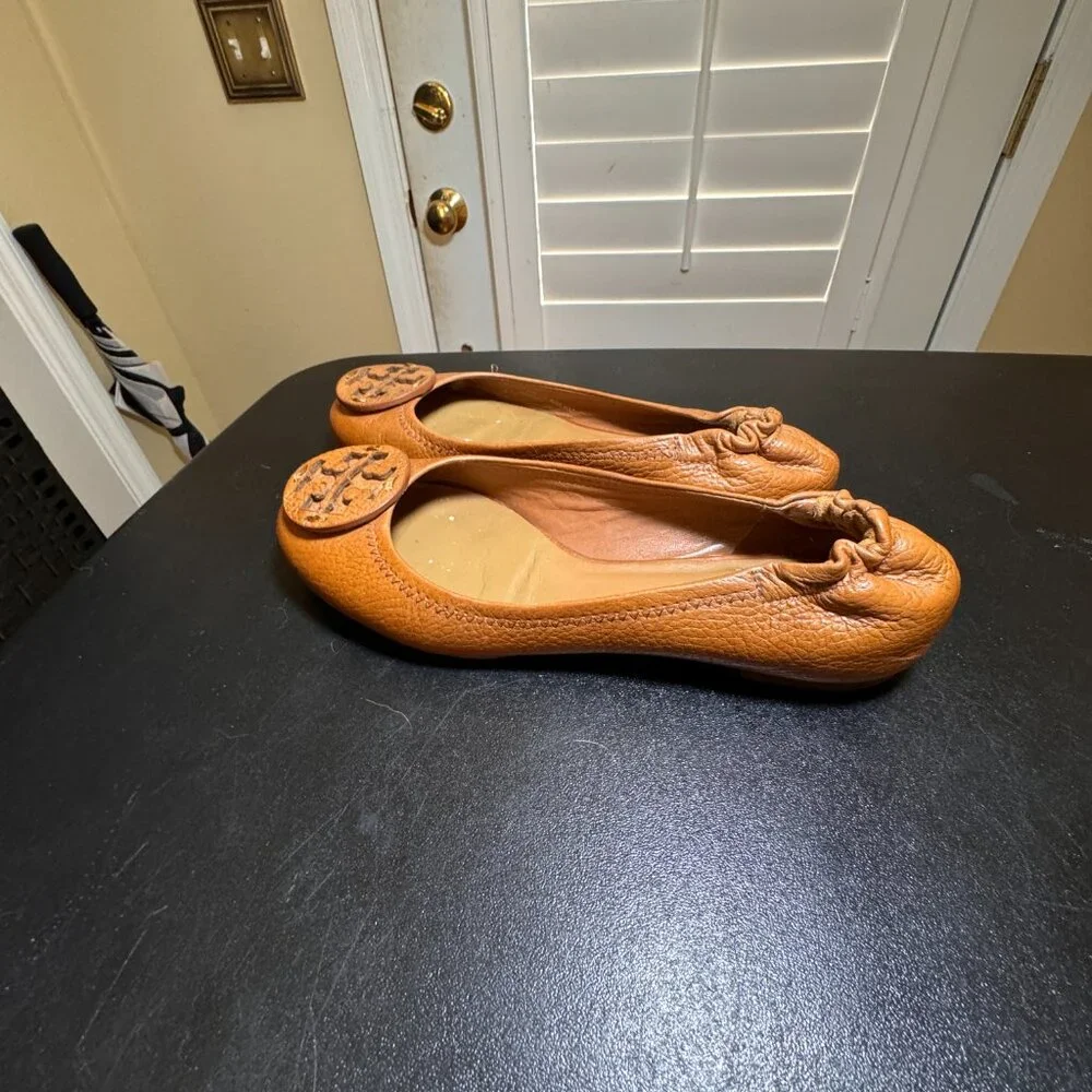 Tory Burch size 7 tan pebble leather flats